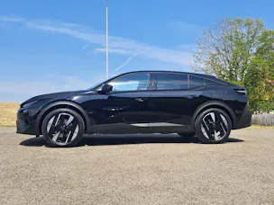 PEUGEOT 408 1.6 PHEV 240cv Allure