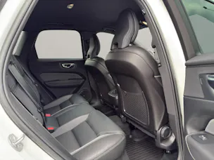 VOLVO XC60 2.0 B4 MH R-Design AWD