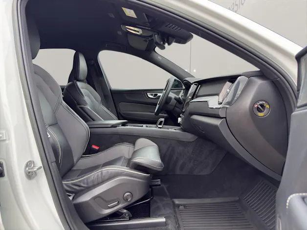 Volvo XC60 2.0 B4 MH R-Design AWD
