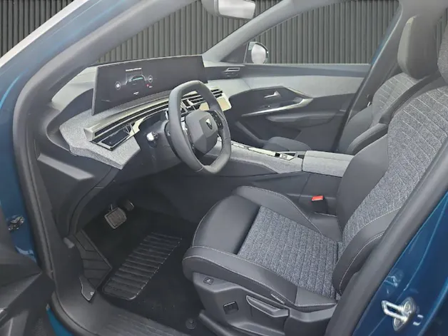 Peugeot 5008 1.2 mHY 145PS Allure Premium