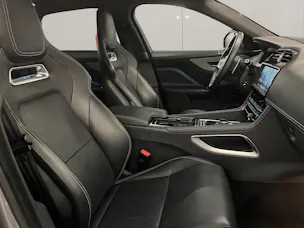 Jaguar F-Pace 2.0 T 300 R-Sport AWD