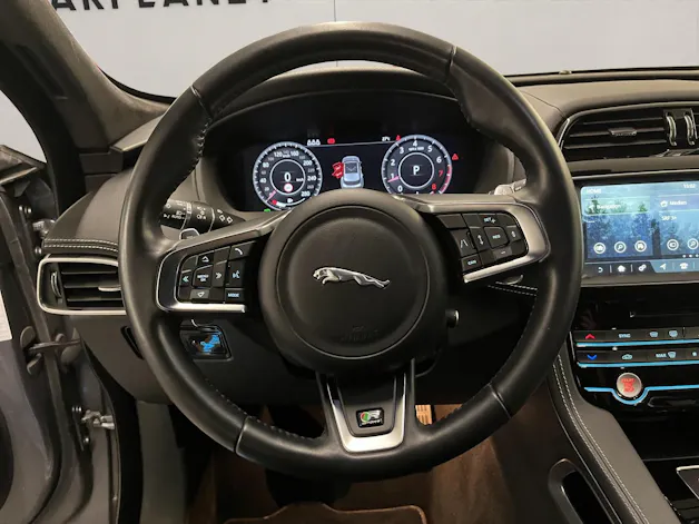 Jaguar F-Pace 2.0 T 300 R-Sport AWD