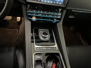Jaguar F-Pace 2.0 T 300 R-Sport AWD