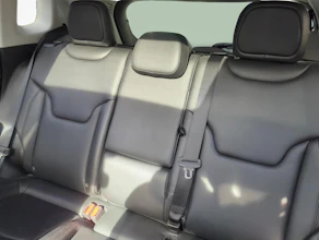 https://vehicle.imgix.net/4419528/695a4684-9419-4146-9b82-aabe8515e353.jpg
