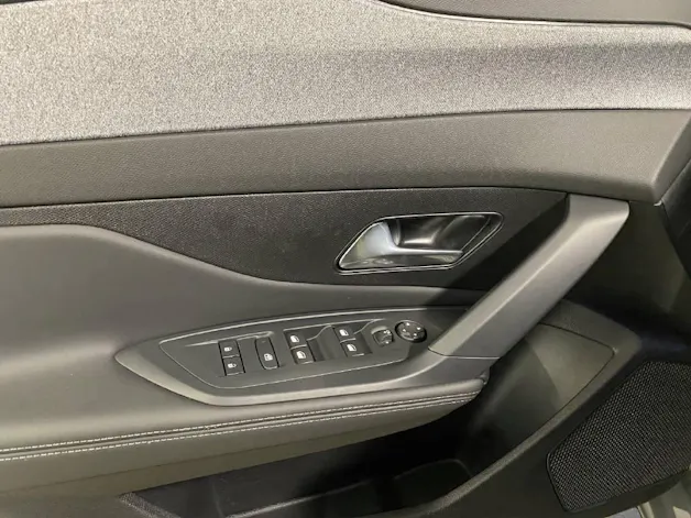 Peugeot 408 1.2 Hybrid Allure
