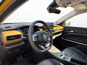 immagine del veicolo JEEP Avenger Summit