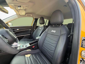 https://vehicle.imgix.net/4419548/e8ef8109-5014-4922-9372-2ad70005e9e5.jpg