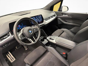 https://vehicle.imgix.net/4419553/07098834-817f-4f60-81f6-ee6d8efed924.jpg