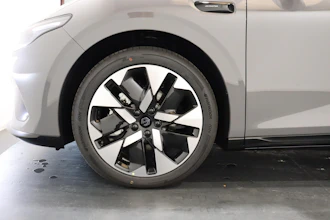 https://vehicle.imgix.net/4419567/ee5c64a7-f610-4bf7-aa6b-be1a722e4cf6.JPG