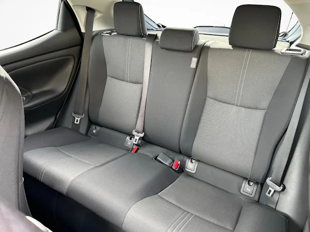 Toyota Yaris 1.5 VVT-i HSD Trend