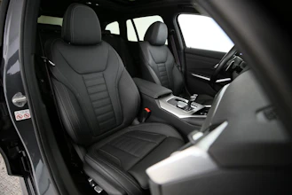 https://vehicle.imgix.net/4419614/5ee6ce7f-93c3-4ea2-8af8-88fd921069d5.jpg