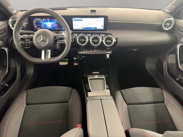 MERCEDES-BENZ A 250 AMG Line 4m