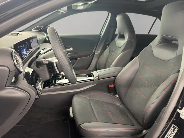 MERCEDES-BENZ A 250 AMG Line 4m