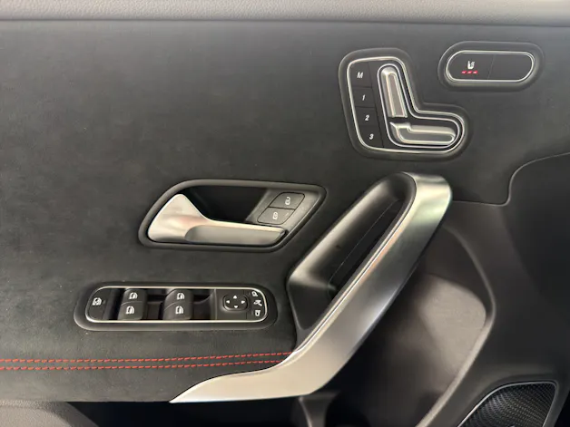 MERCEDES-BENZ A 250 AMG Line 4m