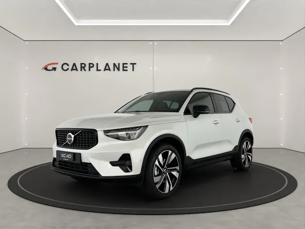 Volvo XC40 2.0 B3 MH Plus Dark