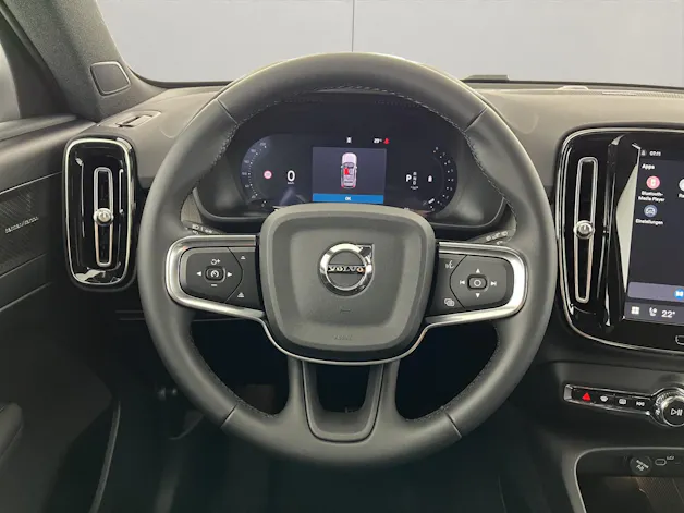 Volvo XC40 2.0 B3 MH Plus Dark