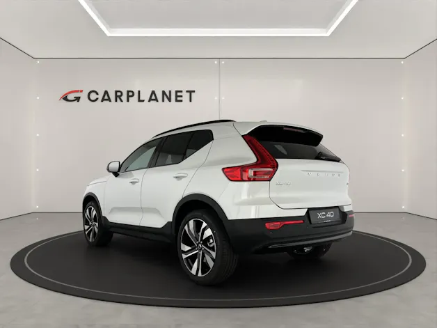 Volvo XC40 2.0 B3 MH Plus Dark