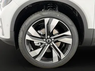 VOLVO XC40 2.0 B3 MH Plus Dark