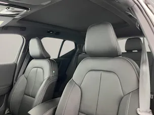 VOLVO XC40 2.0 B3 MH Plus Dark