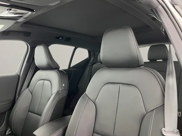 Volvo XC40 2.0 B3 MH Plus Dark