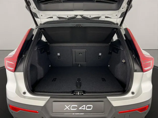 Volvo XC40 2.0 B3 MH Plus Dark