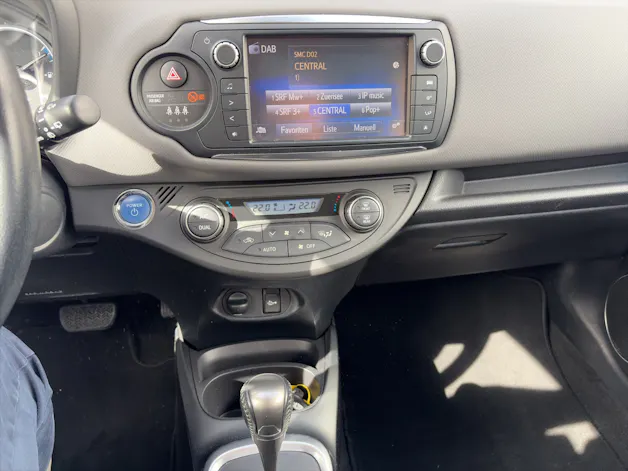 Toyota Yaris 1.5 VVT-i HSD Trend
