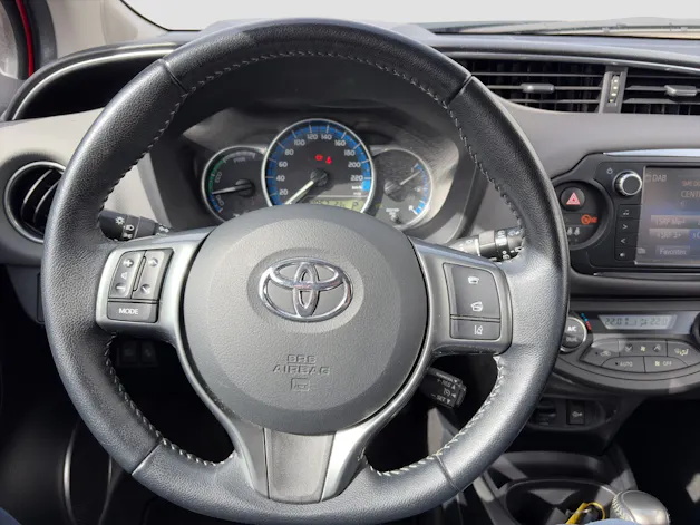 Toyota Yaris 1.5 VVT-i HSD Trend
