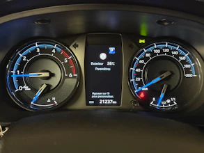 https://vehicle.imgix.net/4419684/35303a49-07b6-45c0-a4fb-bac04116fd09.jpg