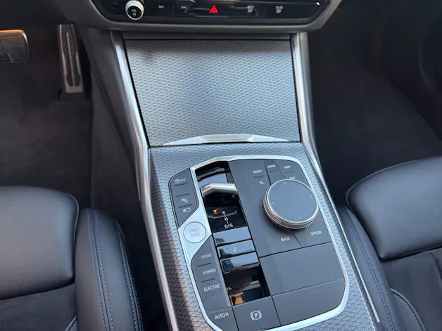 BMW 330e xDrive Touring M AERODYNAMIKPAKET