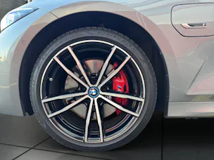 BMW 330e xDrive Touring M AERODYNAMIKPAKET