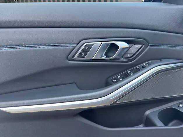 BMW 330e xDrive Touring M AERODYNAMIKPAKET