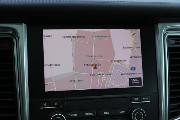 Porsche Macan 3.0 V6 S * LUFTFEDERUNG * 360° KAMERA * PANORAMADACH * BOSE SOUNDSYSTEM *
