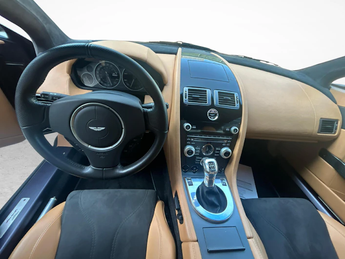 Fahrzeugbild ASTON MARTIN V12 Vantage