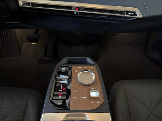 BMW iX xDrive40