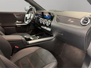 MERCEDES-BENZ GLA 250 AMG Line 4matic