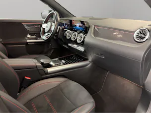 MERCEDES-BENZ GLA 250 AMG Line 4matic