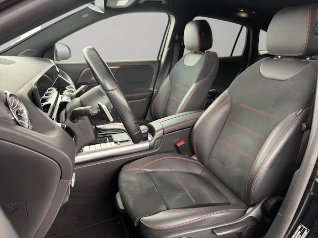MERCEDES-BENZ GLA 250 AMG Line 4matic