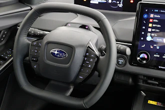 https://vehicle.imgix.net/4419820/ad4561e4-cec8-490a-a64a-7ebf4ff1a99f.JPG