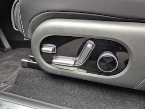 https://vehicle.imgix.net/4419836/8c464ce6-c69f-4d16-905f-3ea716e6918e.jpg