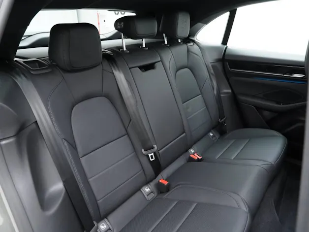 Porsche Macan 4