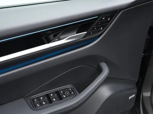 Porsche Macan 4