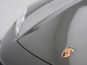 PORSCHE Macan 4