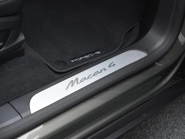 Porsche Macan 4