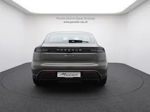 PORSCHE Macan 4