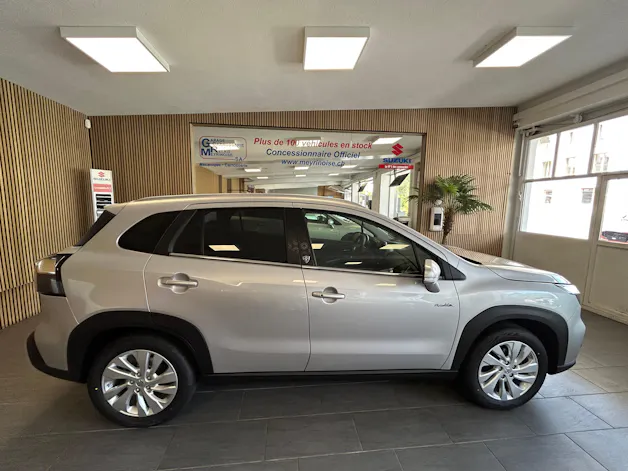 Suzuki S-Cross 1.4 T Piz Sulai Hybrid 4x4 4 ROUES HIVER OFFERT