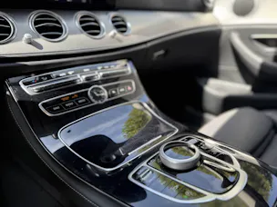 MERCEDES-BENZ E-Klasse S213 Kombi E 220 d Av