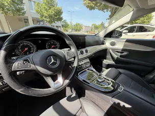 MERCEDES-BENZ E-Klasse S213 Kombi E 220 d Av