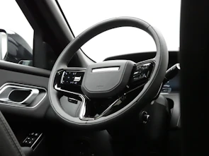 Fahrzeugbild LAND ROVER Range Rover Velar 2.0 P400e Belgravia Edition