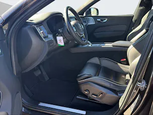 VOLVO XC60 2.0 T8 TE Ultimate Dark eAWD