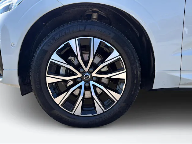 VOLVO XC60 2.0 B5 MH Plus Dark AWD
